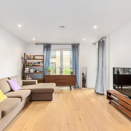 Apartment Beautiful Large 3 Bed 2 Bath Flat In Stratford