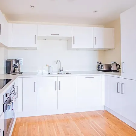 Charming Flat With Balcony Near Tower Bridge Apartment
