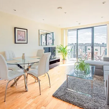 Apartment Charming Flat With Balcony Near Tower Bridge London