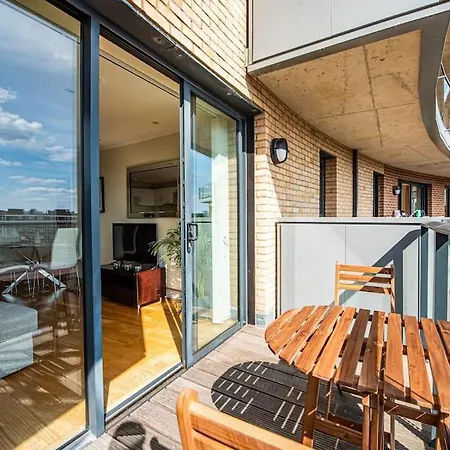 Apartment Charming Flat With Balcony Near Tower Bridge