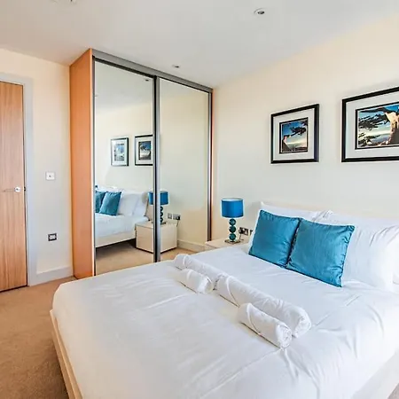 Charming Flat With Balcony Near Tower Bridge