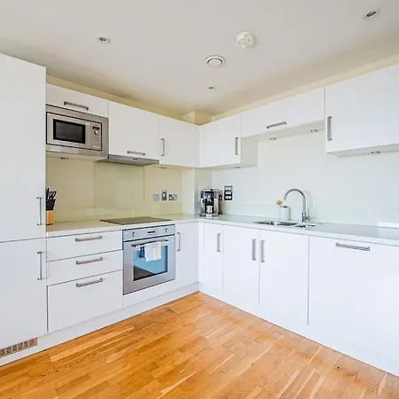 Apartment Charming Flat With Balcony Near Tower Bridge