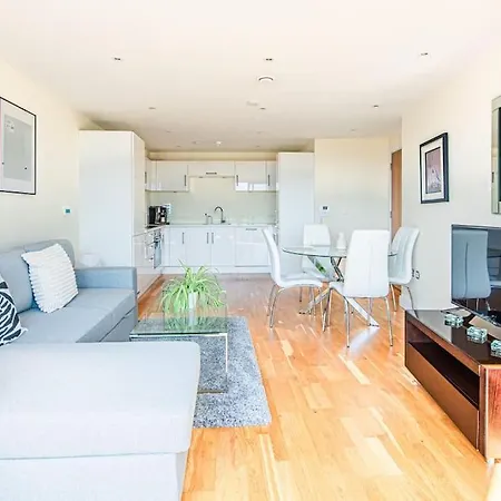 Apartment Charming Flat With Balcony Near Tower Bridge London