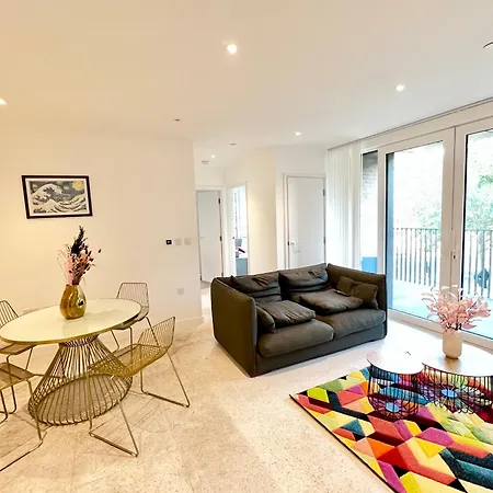 Whitechapel Superior Apartment London