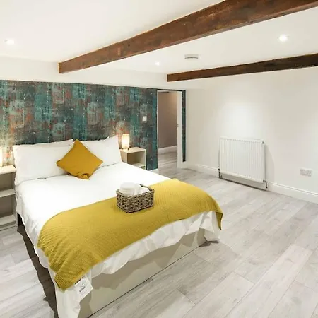 Family-friendly Garden Retreat London