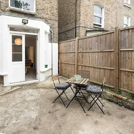 Family-friendly Garden Retreat Apartment *