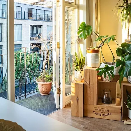 Adorable Hackney Flat With Balcony Apartment London
