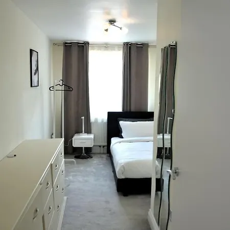 Holiday home Spacious 5 Bedroom House London Dagenham