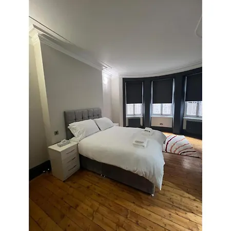 Fabulous 3 Bed Flat Near Edgware Road Station Apartment London