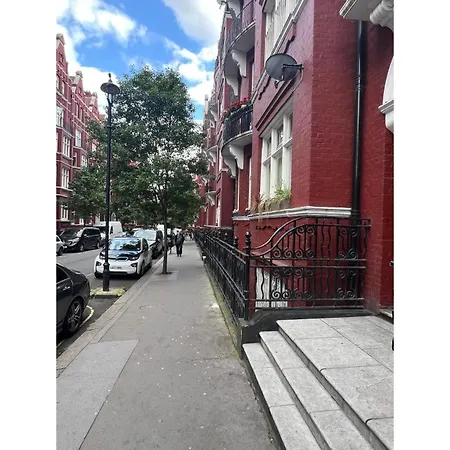 Fabulous 3 Bed Flat Near Edgware Road Station Apartment