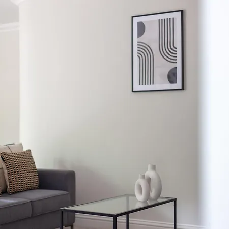 The Ealing Apartment *