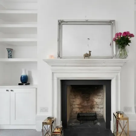 Centrally Located Stunning 3bed 2bath Se1 * London