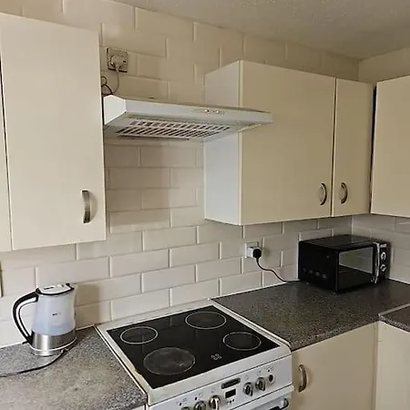 Spacious Two Bedrooms * Dagenham