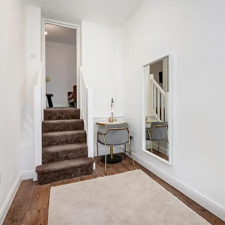 Beautiful Flat Near The Center 11 Min By Tube