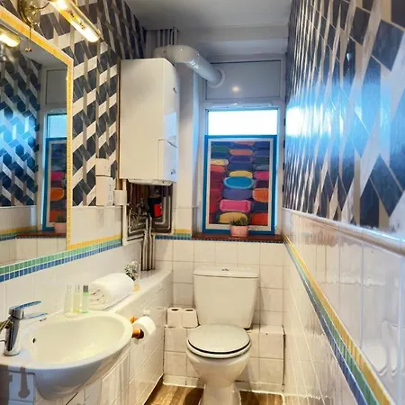 Central Three Bedroom *