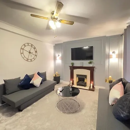 Apartment Central Three Bedroom London