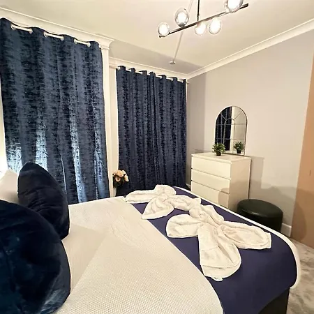 Central Three Bedroom *