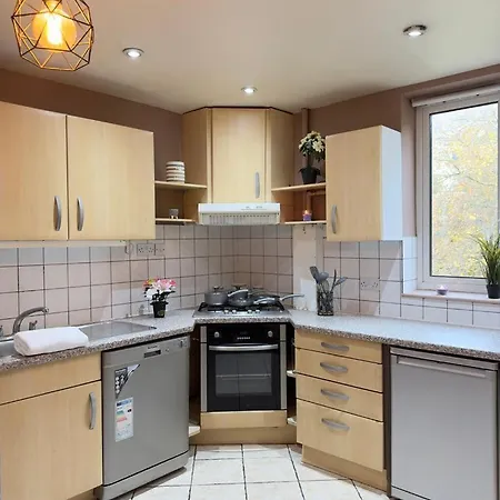 Central Three Bedroom * London