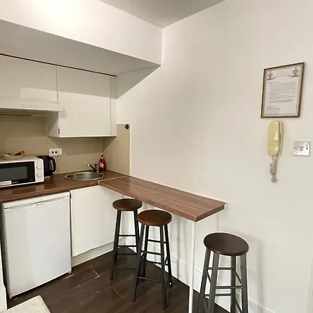 Captivating 1-bed In Apartment *