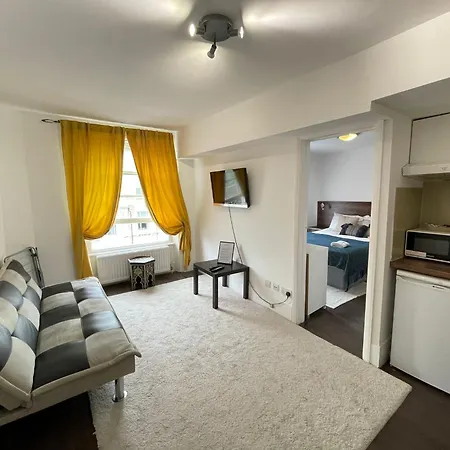 Captivating 1-bed In Apartment London