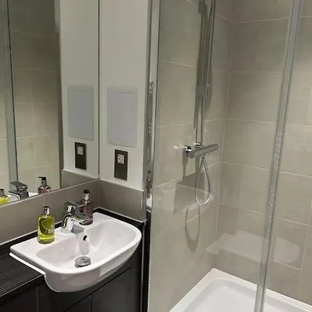 Luxury 2 Bed 2 Bath Cntrl