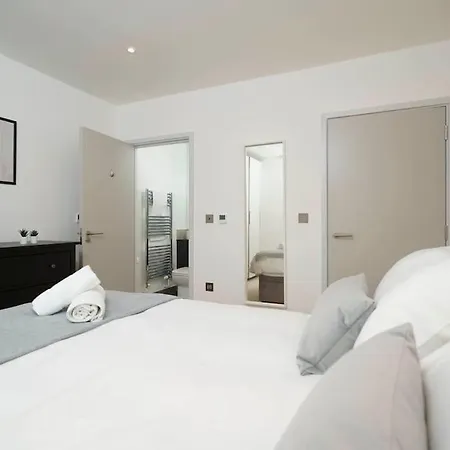 Apartment Luxury 2 Bed 2 Bath Cntrl