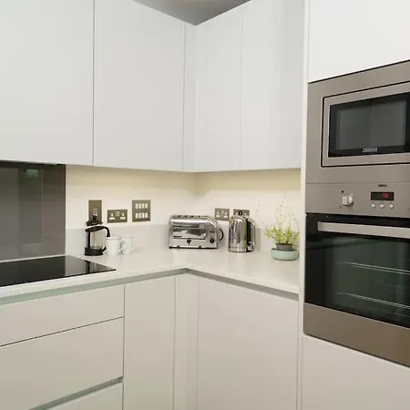 Apartment Luxury 2 Bed 2 Bath Cntrl *