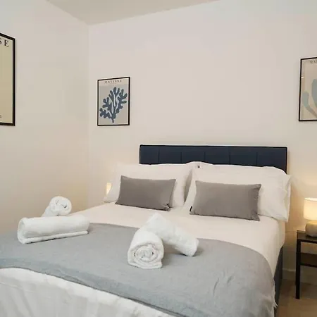 Luxury 2 Bed 2 Bath Cntrl *