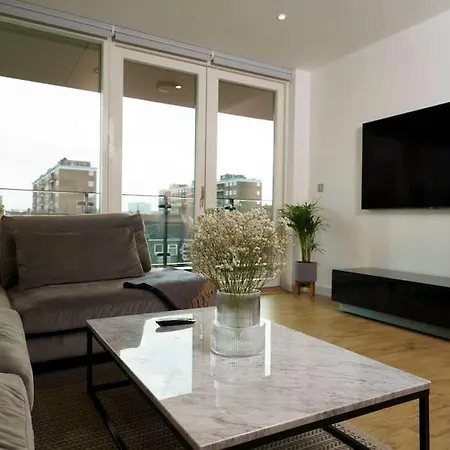 Luxury 2 Bed 2 Bath Cntrl