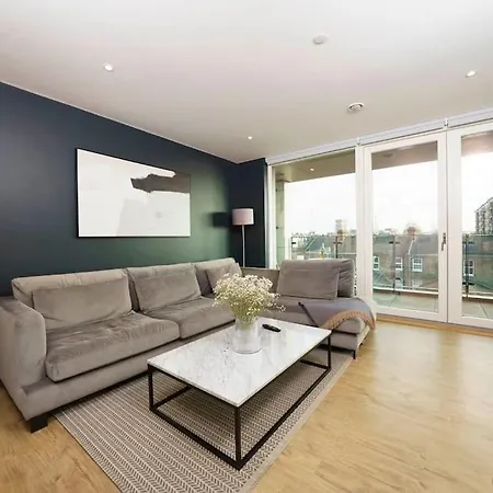 Apartment Luxury 2 Bed 2 Bath Cntrl