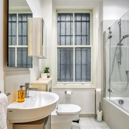 2bed 2bath Earls Court