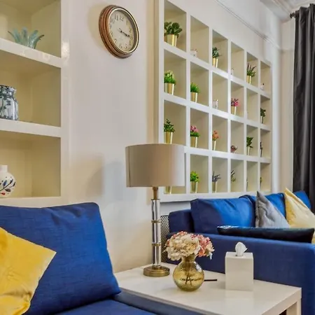 2bed 2bath Earls Court Apartment *