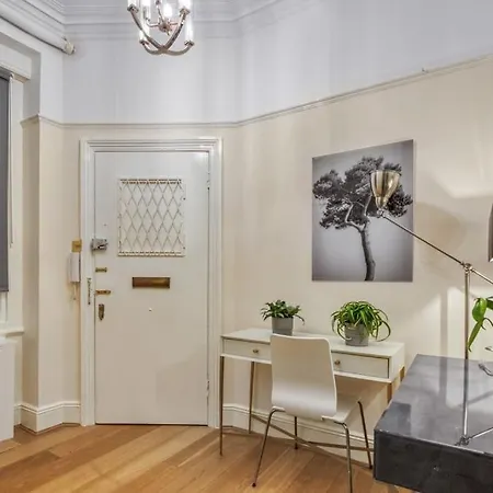 2bed 2bath Earls Court