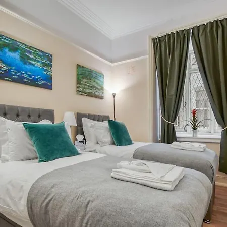 2bed 2bath Earls Court Apartment