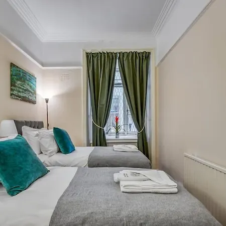 2bed 2bath Earls Court London