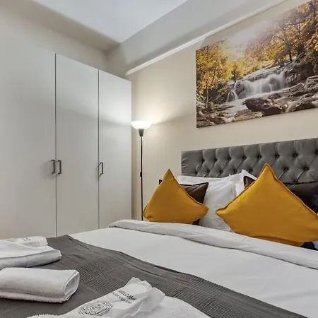 2bed 2bath Earls Court Apartment