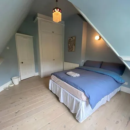 #chic 6-bedroom London Retreat# Holiday home *