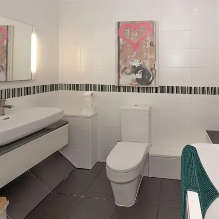 #chic 6-bedroom London Retreat# Plumstead (Greater London)