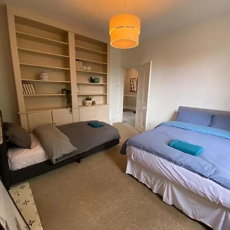 Holiday home #chic 6-bedroom London Retreat#