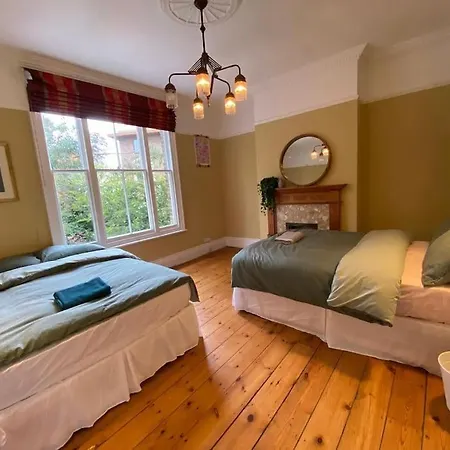 #chic 6-bedroom London Retreat# Holiday home *