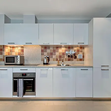 Modern In * London
