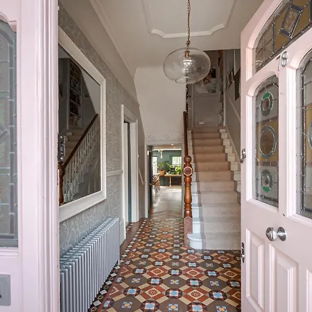Villa Heaver House - Stunning, Large 5br Nr Tube And Tooting Common *