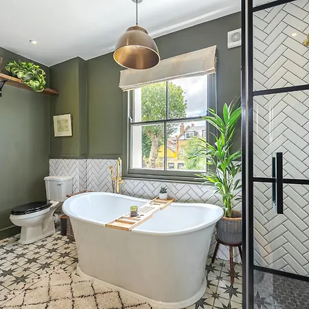 Heaver House - Stunning, Large 5br Nr Tube And Tooting Common London