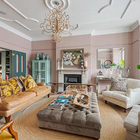 Heaver House - Stunning, Large 5br Nr Tube And Tooting Common Villa *