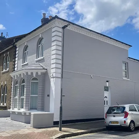 The Lux Ville, Stunning 6 Bedroom In London * Plumstead (Greater London)