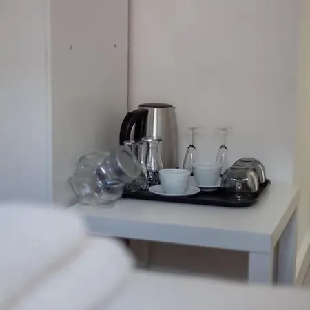 Apartment Stunning 5-bedroom Retreat In The Heart Of *