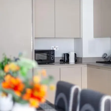 Stunning 5-bedroom Retreat In The Heart Of