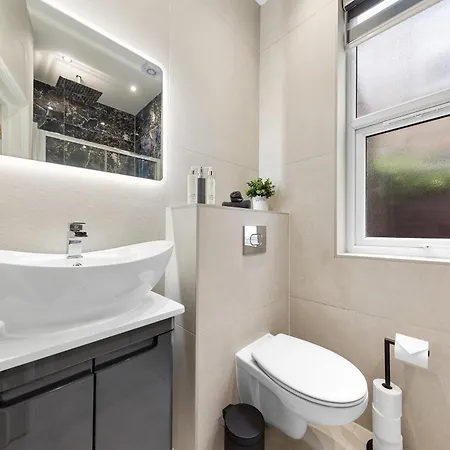 Apartment Modern In Shepherds Bush, Near Westfield