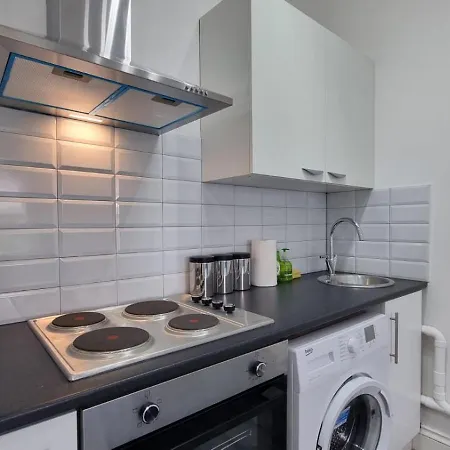 Studio For 2 Person Next To Woodgreen *