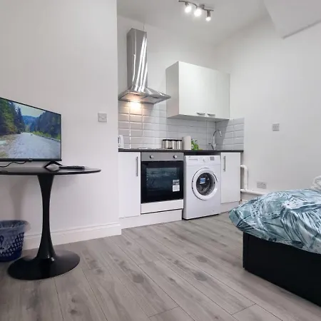 Studio For 2 Person Next To Woodgreen